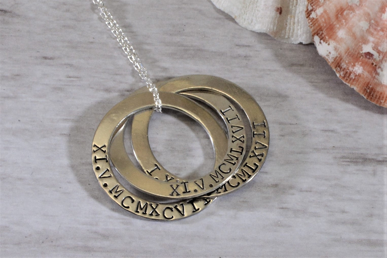 Custom Family Name Necklace,russian Ring Necklace,valentines  Gift,personalized Circle Necklace,engraved Necklace for Mom,birthday  Jewellery - Etsy | Necklace with kids names, Interlocking circle necklace,  Engraved necklace